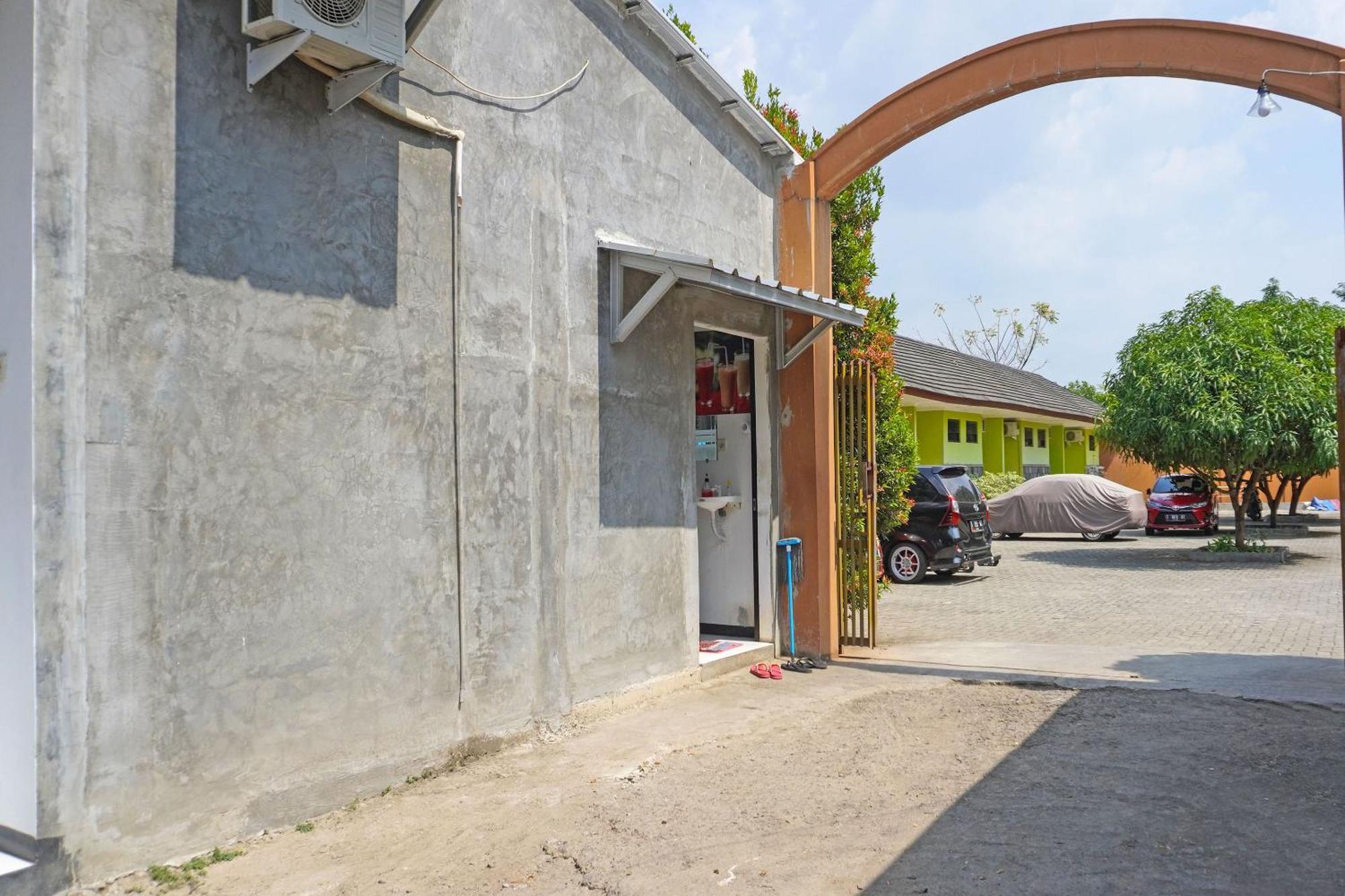 Oyo 91762 Green Home Stay Syariah Purwakarta Exterior photo