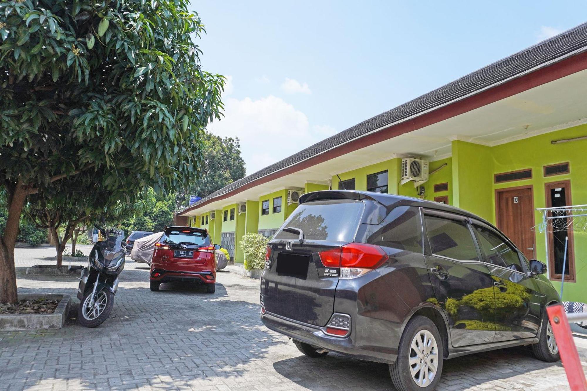 Oyo 91762 Green Home Stay Syariah Purwakarta Exterior photo