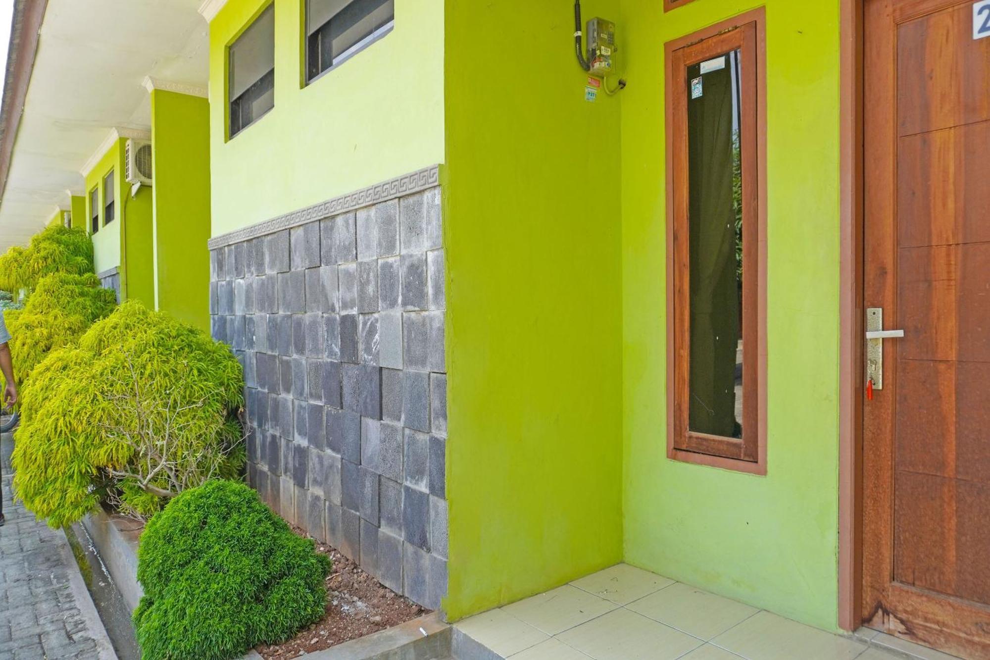 Oyo 91762 Green Home Stay Syariah Purwakarta Exterior photo